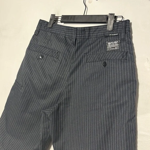 Ripcurl Men's 11" Black Grey Pinstripe Cargo Board Shorts Size 31 - Picture 7 of 9
